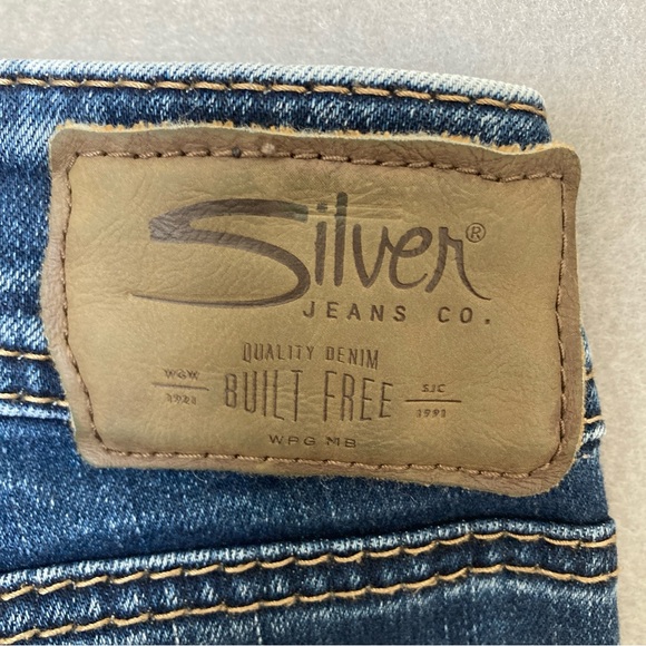 SILVER JEANS CO WOMEN’S SUKI SKINNY CROP JEANS, Sz- W28xL25, BLUE, 5 POCKETS - Picture 3 of 6